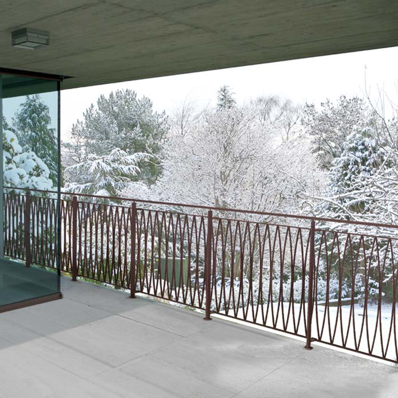 金属栏杆